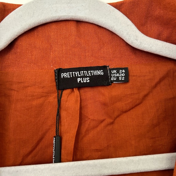 FREE w/ PURCHASE NWT PrettyLittleThing Plus Rust Linen Oversized Blazer - Picture 8 of 9